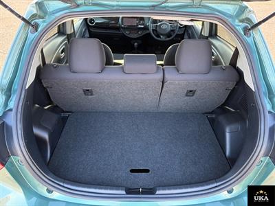 2017 Toyota Vitz - Thumbnail