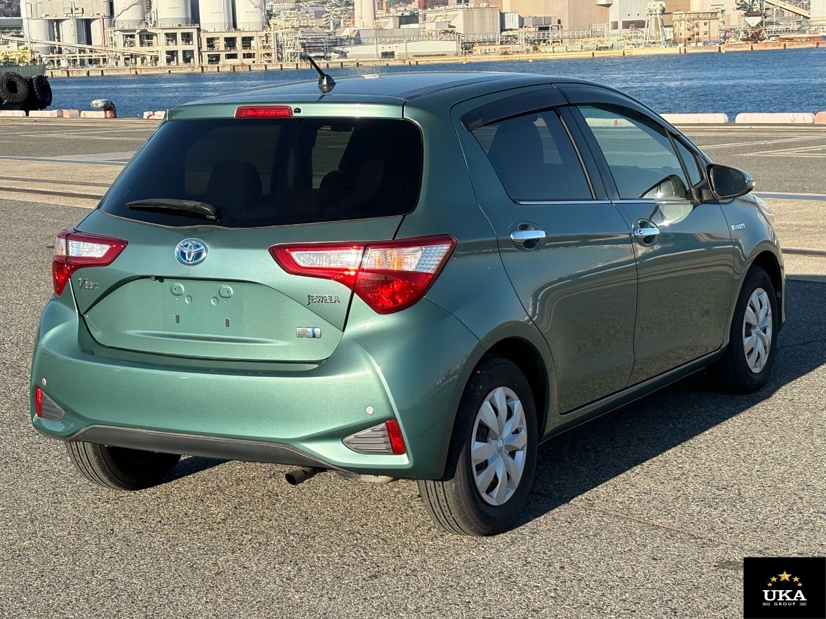 2017 Toyota Vitz