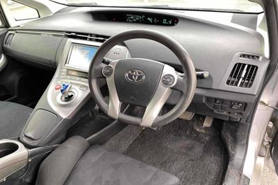 2014 Toyota Prius - Thumbnail