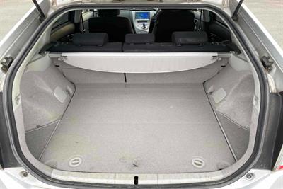 2014 Toyota Prius - Thumbnail