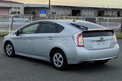 2014 Toyota Prius - Thumbnail