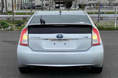 2014 Toyota Prius - Thumbnail