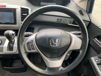 2013 Honda Freed - Thumbnail