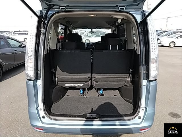 2013 Nissan Serena