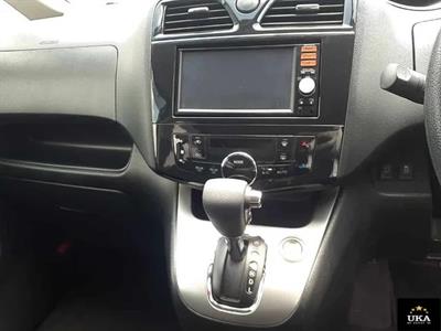 2013 Nissan Serena - Thumbnail