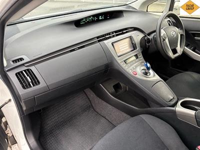 2014 Toyota Prius - Thumbnail