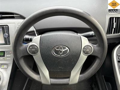2014 Toyota Prius - Thumbnail