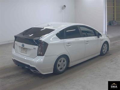 2015 Toyota Prius - Thumbnail