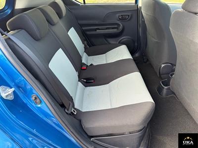 2013 Toyota Aqua - Thumbnail