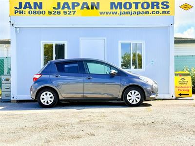 2019 Toyota Vitz - Thumbnail