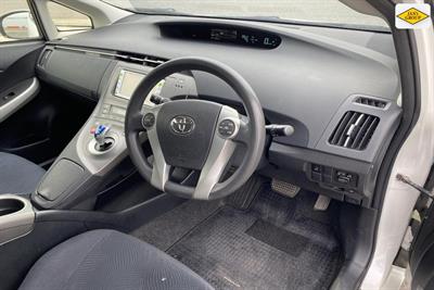 2012 Toyota Prius - Thumbnail