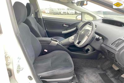2012 Toyota Prius - Thumbnail