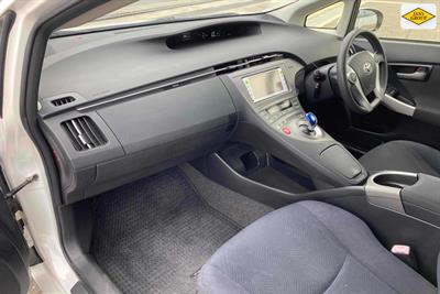 2012 Toyota Prius - Thumbnail
