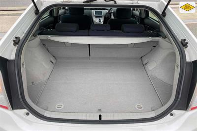 2012 Toyota Prius - Thumbnail