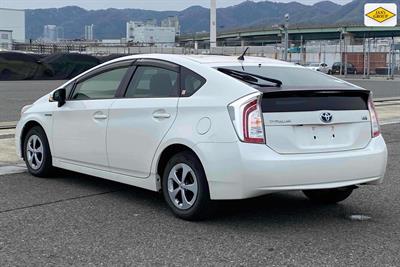 2012 Toyota Prius - Thumbnail