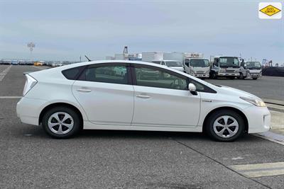 2012 Toyota Prius - Thumbnail