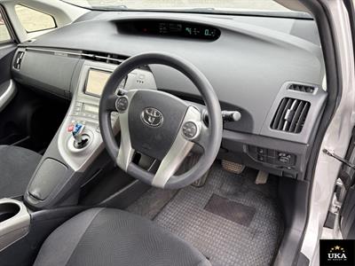 2015 Toyota Prius - Thumbnail
