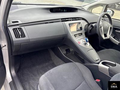 2015 Toyota Prius - Thumbnail