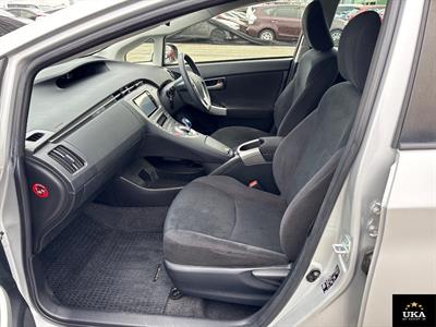 2015 Toyota Prius - Thumbnail