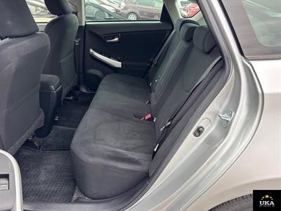 2015 Toyota Prius - Thumbnail