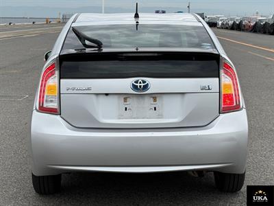 2015 Toyota Prius - Thumbnail