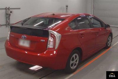 2015 Toyota Prius - Thumbnail