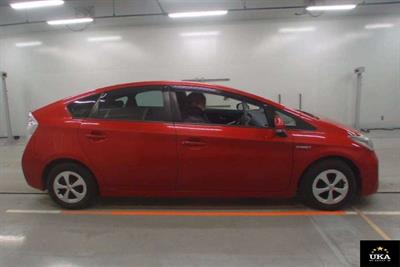 2015 Toyota Prius - Thumbnail