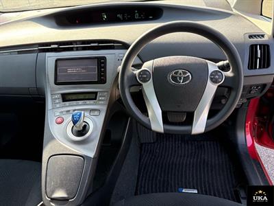 2015 Toyota Prius - Thumbnail
