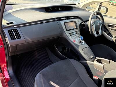 2015 Toyota Prius - Thumbnail