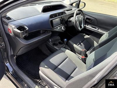 2015 Toyota Aqua - Thumbnail