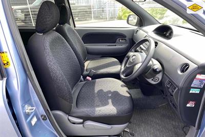 2015 Toyota Sienta - Thumbnail