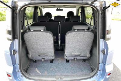2015 Toyota Sienta - Thumbnail
