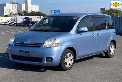 2015 Toyota Sienta - Thumbnail