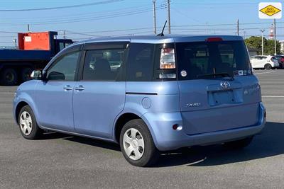 2015 Toyota Sienta - Thumbnail