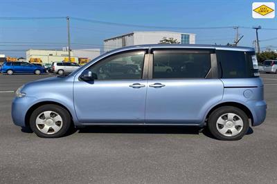 2015 Toyota Sienta - Thumbnail