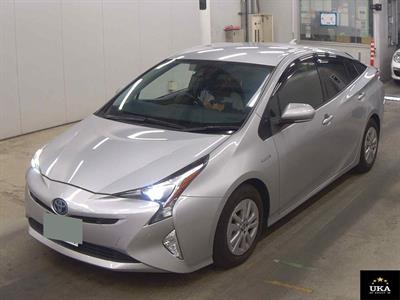 2018 Toyota Prius - Thumbnail