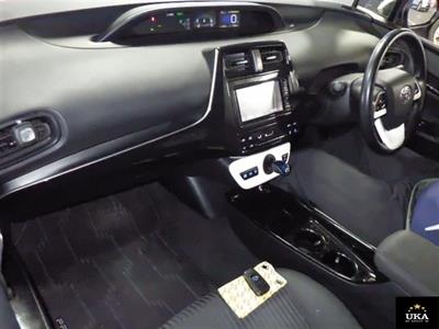 2018 Toyota Prius - Thumbnail