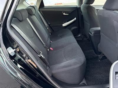 2015 Toyota Prius - Thumbnail