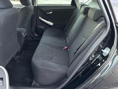 2015 Toyota Prius - Thumbnail