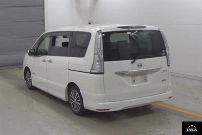 2015 Nissan Serena - Thumbnail