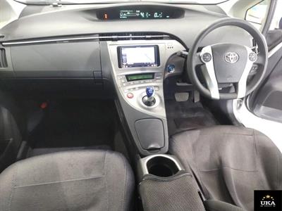 2014 Toyota Prius - Thumbnail