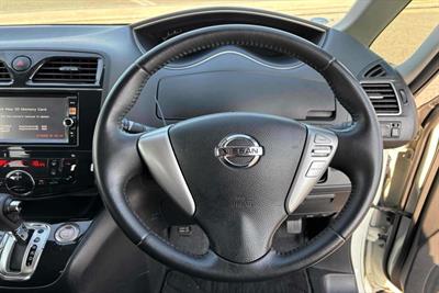 2013 Nissan Serena - Thumbnail