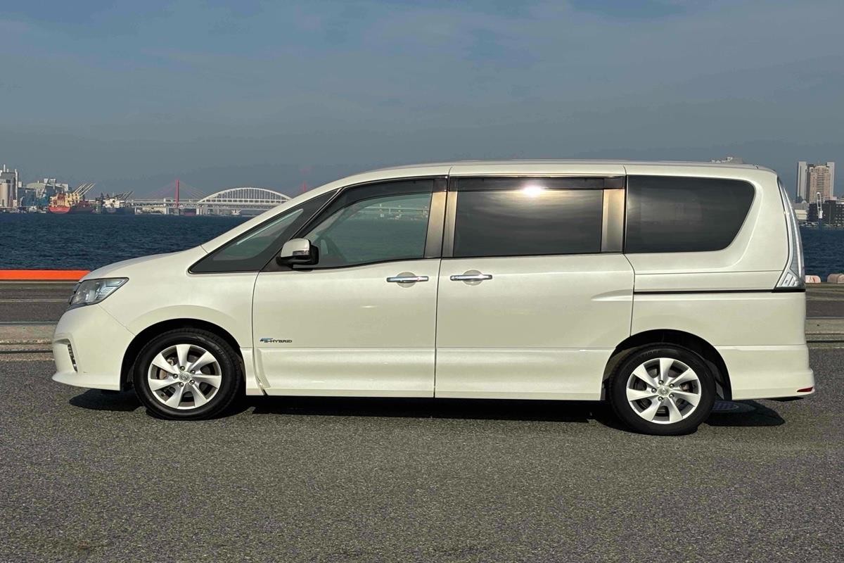 2013 Nissan Serena