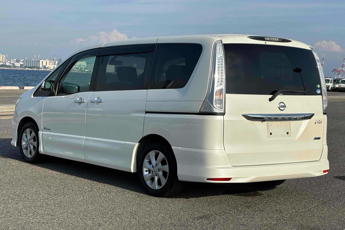 2013 Nissan Serena