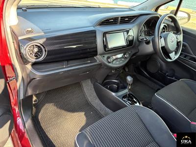 2017 Toyota Vitz - Thumbnail