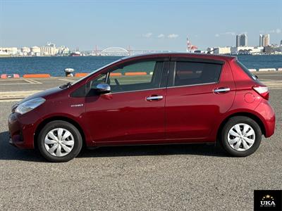 2017 Toyota Vitz - Thumbnail