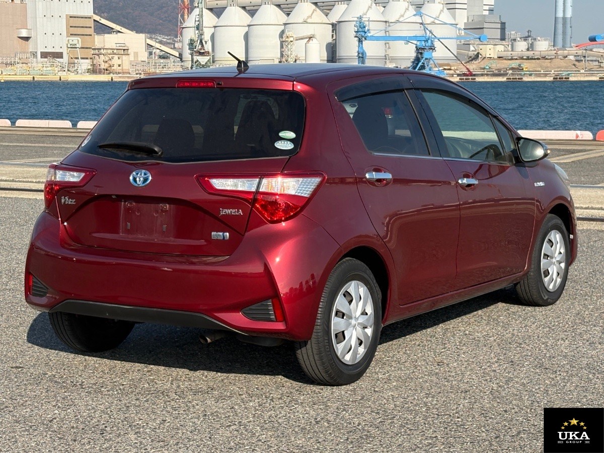 2017 Toyota Vitz