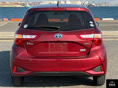 2017 Toyota Vitz - Thumbnail