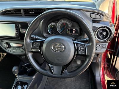 2017 Toyota Vitz - Thumbnail