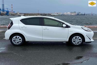 2020 Toyota Aqua - Thumbnail